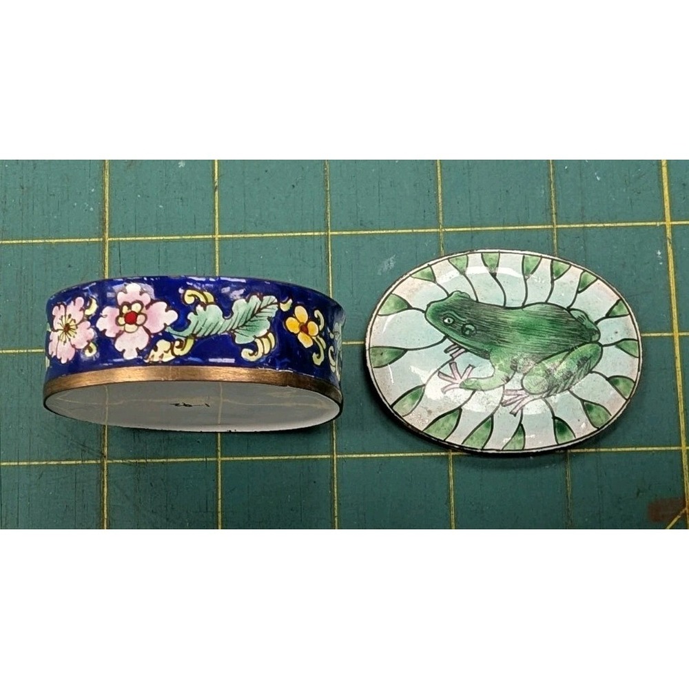 Frog Trinket Dish Container with Lid 2.5" X 1.5" Glass Oval 2 Piece - Picture 4 of 4